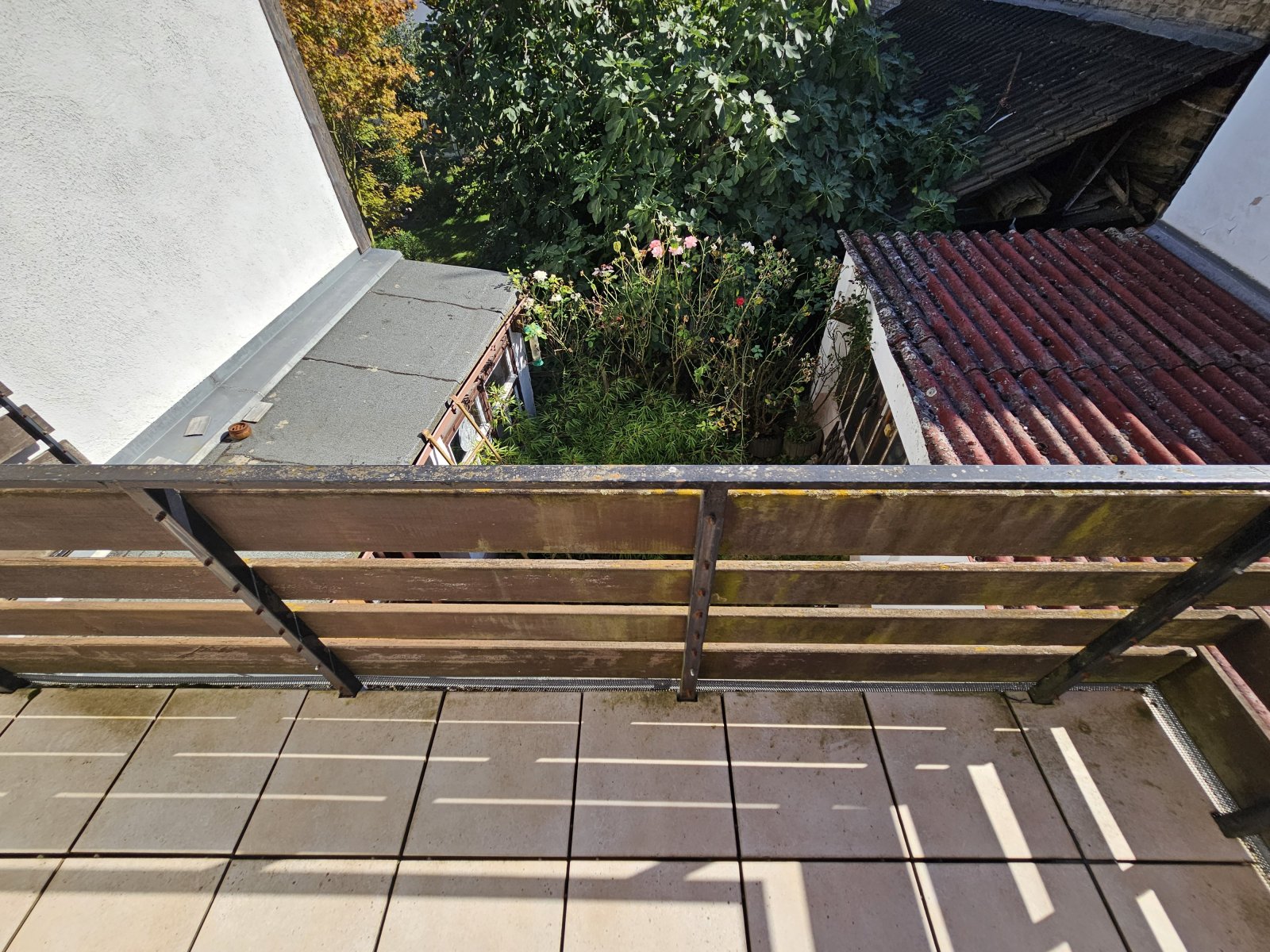 Balkon und Ansicht zum Garten