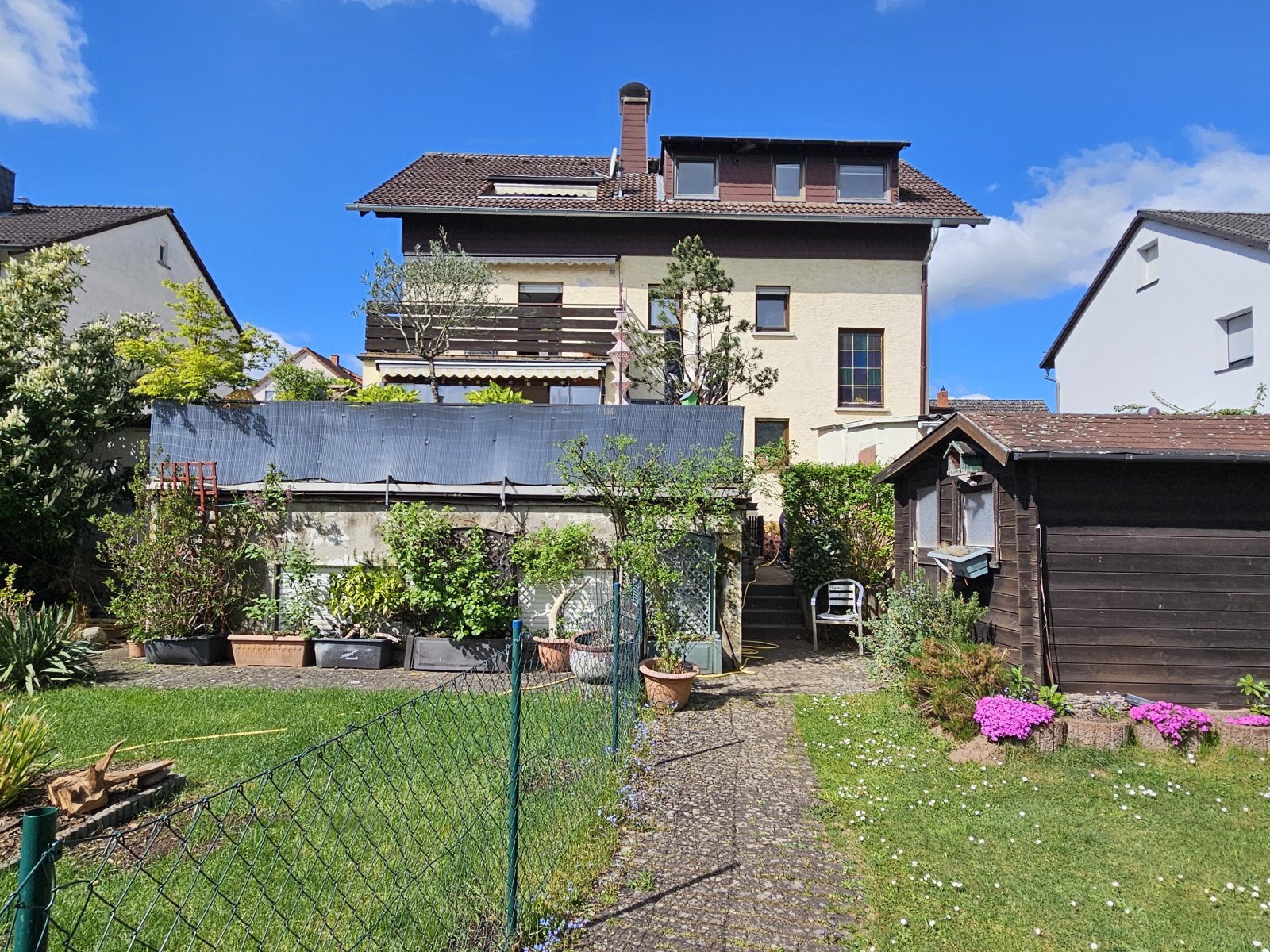 Charmantes 3-Familienhaus in grüner Oase – Ideales Anlageobjekt in Rödermark-Urberach Charmantes 3-Familienhaus in grüner Oase – Ideales Anlageobjekt in Rödermark-Urberach